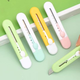 Cute Box Cutter, 4Pcs Retractable Mini Art Cutter,Cloud Fruits Animal Pattern Kawaii Utility Knife Portable Letter Opener for Cutting Envelopes Paper Bags Express Unpacking Cutting DIY Crafts