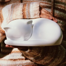 FUFYUKEY Cat Urn, Cat Urns for Ashes, Pet Urns for Cats, Sleeping Resin Cremation Cats Box for Ash, Pet Memorial Keepsake Funeral Urn, A Sleeping Kitty Box for Ashes with Memorial Card (White)