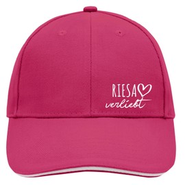 huuraa Baseballcappy Riesa verliebt Geschenk Unisex Kappe Pink/White Riesa Mitbringsel