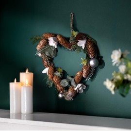 Macro Paul Christmas wreaths for front door Pinecone Natural Christmas Decorations Outdoor Christmas Wreath Heart Wreath decorations Christmas Door Decorations Winter Wreath
