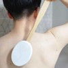 Back lotion stick Applying lotion to the back / 등로션