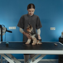 VILLCASE Pet Grooming Workwear with Full Zipper, Nylon Anti-Static Pet Beautician Work Clothes, Lightweight Pet Grooming Smock for Dog Cat Grooming Shop