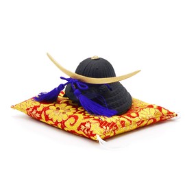 Mini Helmet Ornament Date Masamune (Black & Gold Brocade Zabuton)