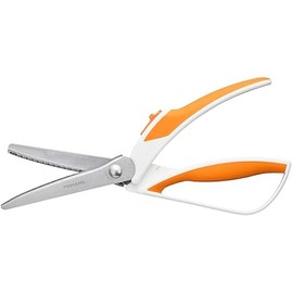 Fiskars Pinking Shears, Zig-Zag Edge, Stainless Steel Blades, Precision Cuts for Sewing, Easy Action Spring Assist Fabric Scissors