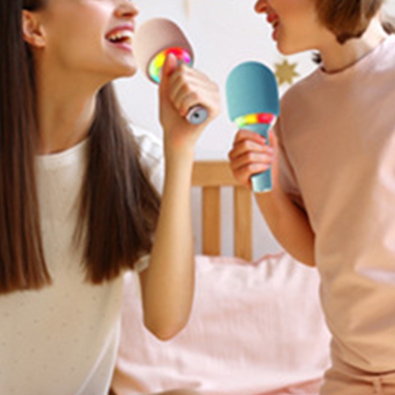 Wireless Singing Microphone Bluetooth Stable Microphone Sound Integrated Portable Handheld