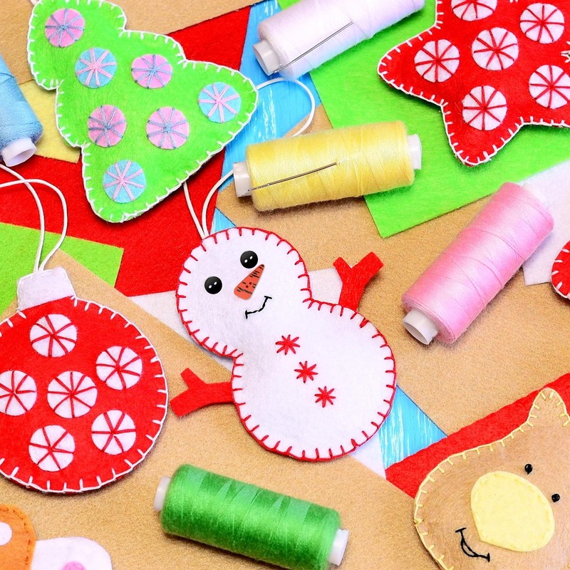 100 Christmas Carrot Nose Wooden Buttons with100 Black Buttons –