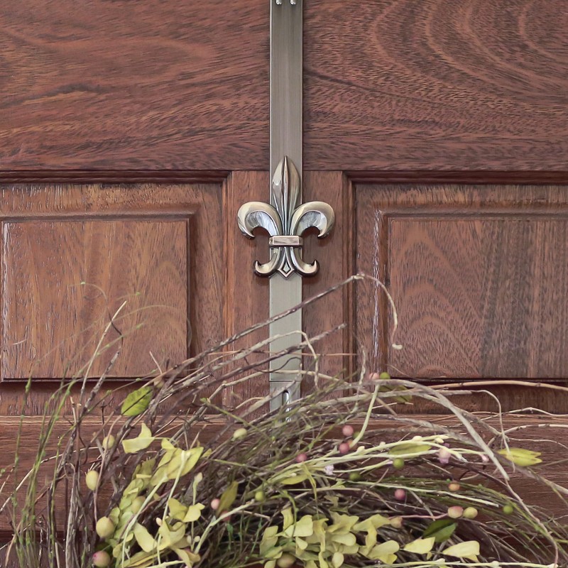 Haute Decor Adjustable Length Wreath Hanger with Removable Icon (Oil-Rubbed