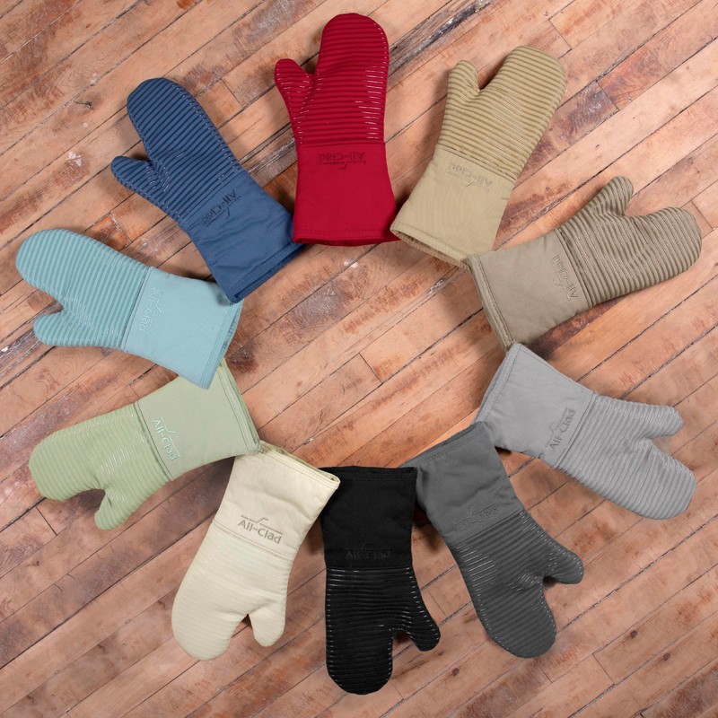 All-Clad Silicone Oven Mitts: Heat Resistant up to 500 Degrees