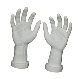 Harilla 2X männliches Handmodell, falsche menschliche Hände, lebensechte, realistische Witze Spielzeug Schaufensterpuppe Hände für Nägel Praxis Schmuck, Weiß