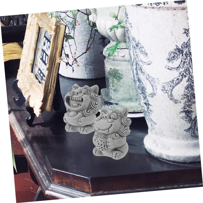 Sosoport 2pcs Mini Lion Statues Decorative Lion Figurine for Home