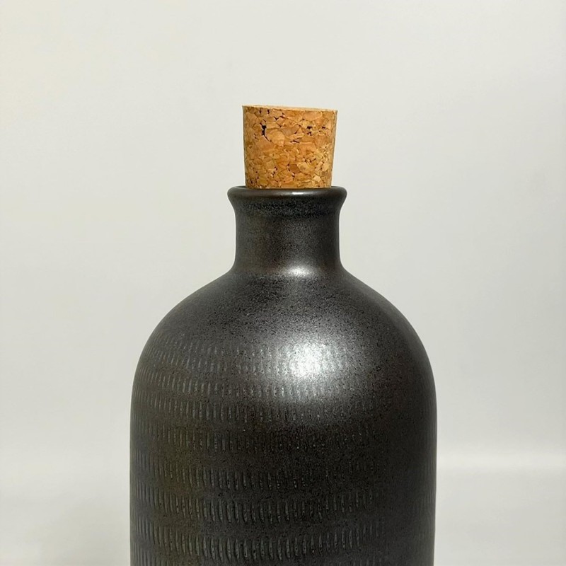 Shigaraki Ware Bottle, Radium Bottle, Black Short, Width 3.5 x