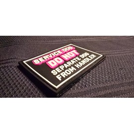 Parche de servicio para perro, no se separa del manipulador, goma de PVC que brilla en la oscuridad, compatible con velcro, terapia de apoyo emocional, policía k9, perro guía (rosa)