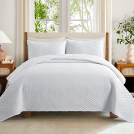 Safonory Quilt Set King Size(106"x96", White) - Summer Thin Soft Striped Pattern Quilted Bedspread for King Bed - 3 Pieces Lightweight Coverlet Bedding Set(1 Quilt, 2 Shams)