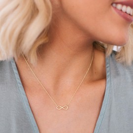 VRIUA Gold Linked Pendant Necklace Dainty 14K Gold Choker Necklace for Women Minimalist Gold Necklace Everyday Jewelry