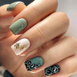 WAFOLOZE Press On Nails Short，Acrylic Nails Press on ，Short Square Press on Nails Fake Nails Glossy Green False Nails with Leopard Print Gold Foil Press ons Designs Stick on Nails for Women 24Pcs