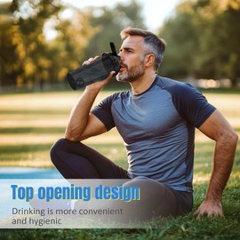 PZMLOASN Pack of 2 Protein Shaker Bottles, 700 ml, Leak-Proof Screw Lid, BPA-Free, Made of Baby Bottle-Safe Material, for Men and Women (Black + White)