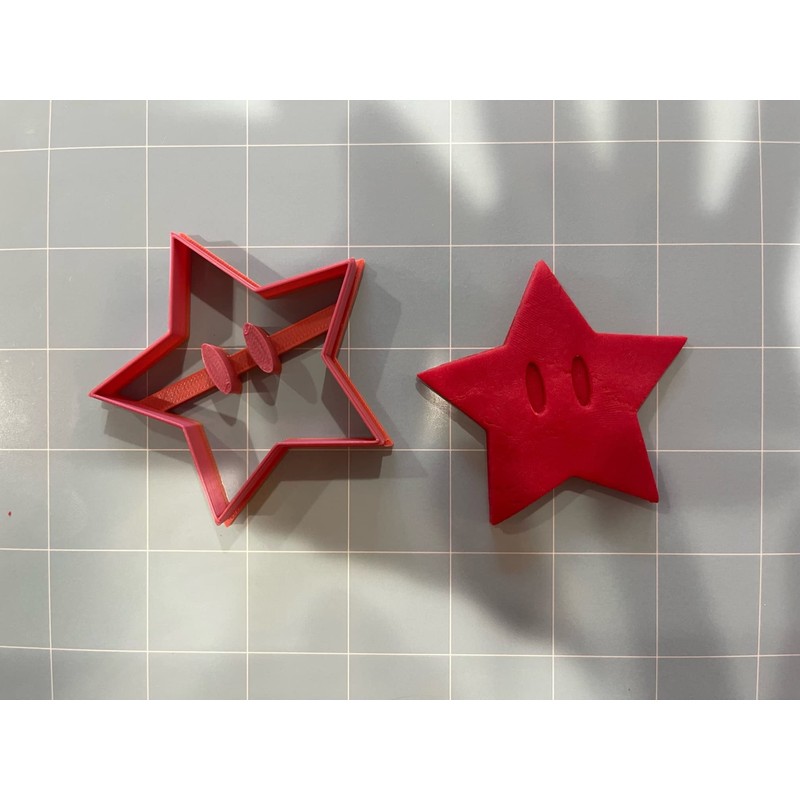 Star with Eyes Cookie Cutter