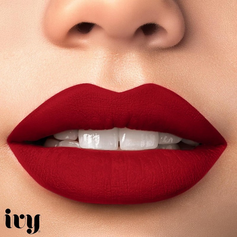 Labial Mate y Delineador IVY + Gloss Hidratante Nicka K
