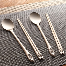 Golden Bell Ari and Flower Turtle Organic Couple Spoon Set / 골든벨 아리와 꽃 거북 유기 부부수저 세트