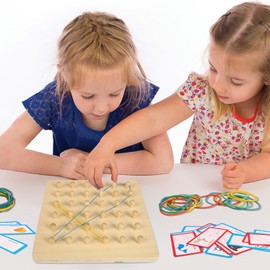 DKINY Wooden Geoboard Montessori Toy for Toddlers 3+ Graphical Mathematical Educationl Toys with 30 Pattern Cards & 20 Rubber Bands Develop Children Thinking Motor Skills, Gift Boys Girls
