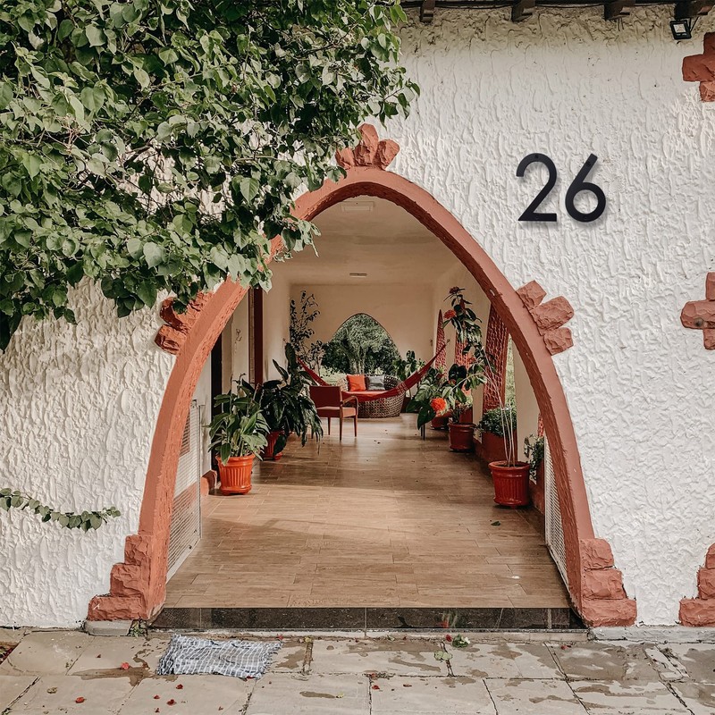 6-inch Black Modern House Numbers, Floating Flush Wall Mount with