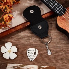 UNICRAFTALE Music Gifts for Friend Couldn’t Pick a Better Friend Stainless Steel Guitar Picks Keychain Leather Holder Musician Guitar Player Birthday Christmas Gifts