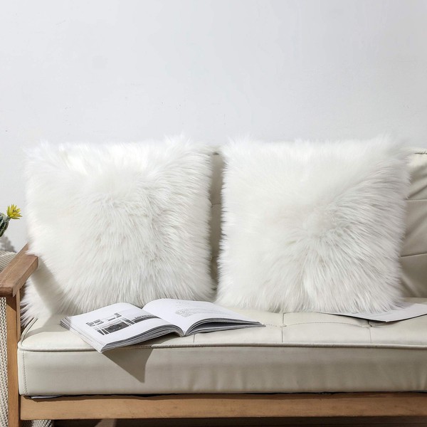 OYIMUA White 18'' x 18'' Fluffy Soft Faux Fur Cushion