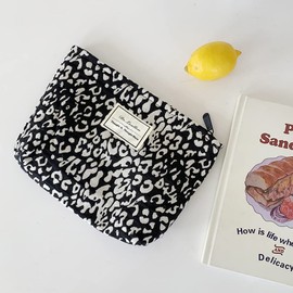 znmeny Women's Makeup Pouch, Cosmetic Pouch, Large Capacity, Cute, Stylish, Square, Storage Pouch, Portable, For Travel, Black and White Leopard Print