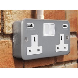 13 Amp Metal Clad Socket 2 Gang Switched Socket 250v with Dual USB Charger