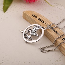 GFLPO 2 Pcs Hunger Games Necklace,Mockingjay Necklace,Anime Necklace with Mockingjay Pendant,Anime Movies Cosplay Jewelry Accessories Charm Gifts for Man Women Friends
