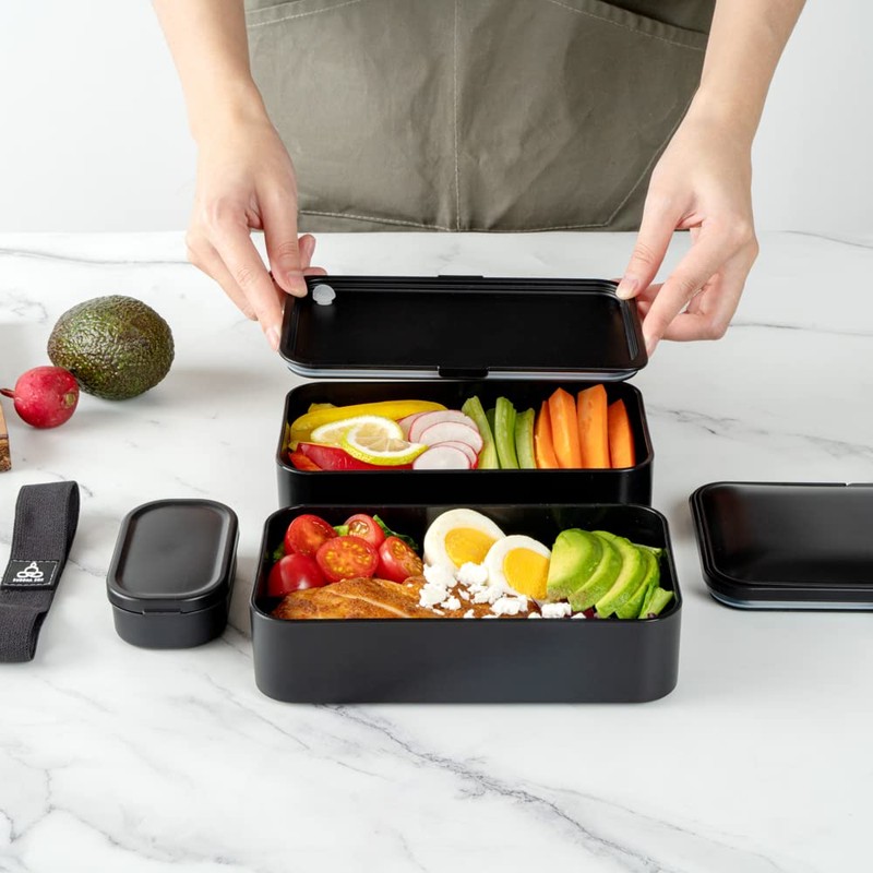 Restaurantware Bento Tek 40.5 Ounces Stackable Lunch Box 1 Reusable