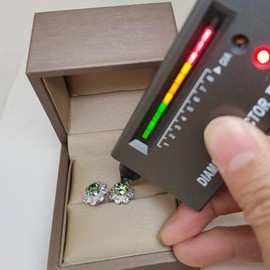 S925 Silver Stud Earrings Jewelry 2.0 Carat Green Moissanite Mother Ear Stud Anniversary Party for Women Gift with Gift Boxs