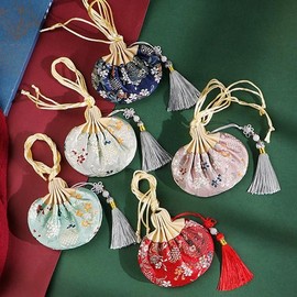 핑쇼32 Traditional Embroidery Holiday Gift Set for Foreigners - Royal Court Thank You Gift Pouch (9 Types)