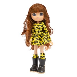 Giochi Preziosi Unique Eyes Love Tatoo Sophia wears fashionable clothing and in the pack you will find the colourful tattoos for trendy girls, for children from 3 years, Mym32300