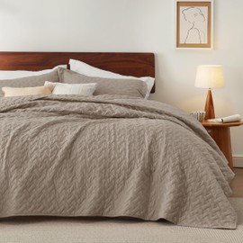 Bedsure Quilts Twin Size - Lightweight Bedspreads Twin Size with Basket Weave Pattern, Soft Quilt Bedding, Taupe Comforter Coverlet for All Seasons (68" x 86")