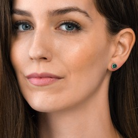 namana 925 Sterling Silver Emerald Green Stud Earrings for Women and Girls with Solitaire Green Cubic Zirconia, Simple Single Stone Bezel Set Studs in 925 Sterling Silver with Emerald Green Stones