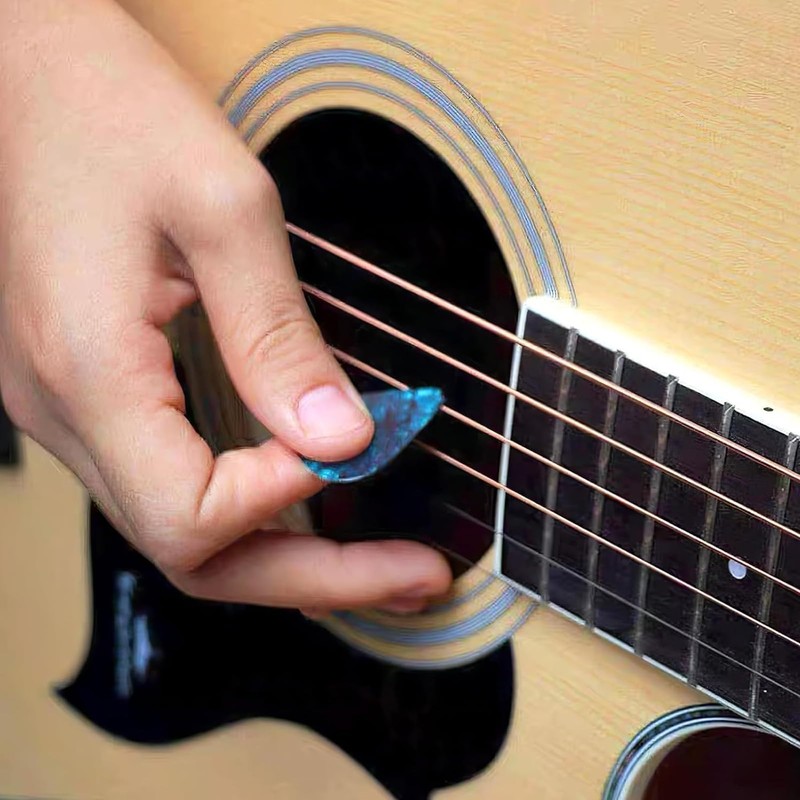 Capo，Guitar Capo for Acoustic and Electric Guitars with 5 Picks(Black)