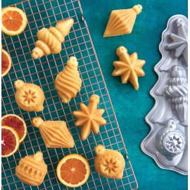 Nordic Ware Nonstick Cast Aluminum Vintage Ornament Cakelet Pan