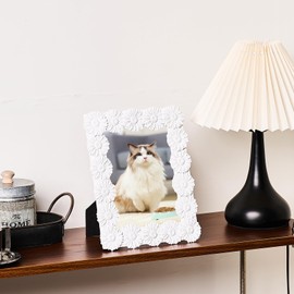 ZIHARA 5x7 Picture Frame, Vintage Ornate White Daisy Textured Photo Frame, Hand-Crafted Resin Antique Frame with Glass Front, Easel, Hook & Mat, for Tabletop Display, Retro Design Home Decor