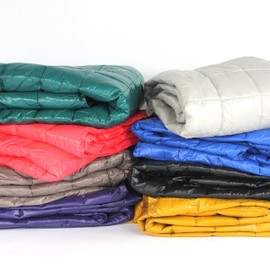 PUFF 50" x 70" High Loft Down Indoor/Outdoor Water Resistant Throw with Extra Strong Nylon Cover, Purple