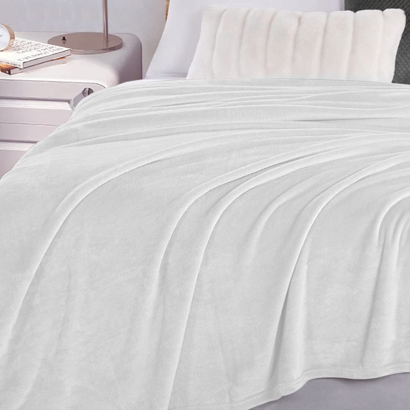 Cuddly, Fluffy Blanket, 130 x 160 cm - Small Fleece
