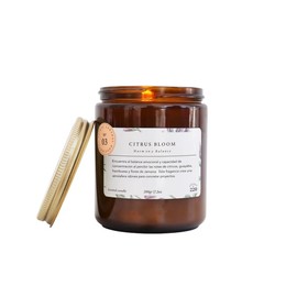 CENTRAL 220  Vela Aromtica Citrus Bloom  Ctricos, toronja, lima, guayaba, frambuesa y flores de jamaica.  Aromaterapia Balance emocional  200g...     
