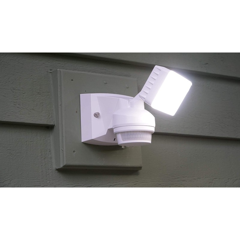 IQ America 16W LED Motion Sensor Motion Security Outdoor Flood