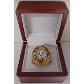 Willis Reed - 1970 New York Knicks Championship Ring With Wooden Display Box