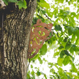 Patina Raccoon Tree Stake - Garden Decoration for Outdoor Use Made of Real Corten Steel Beautiful Garden Ornament, Unique and Durable