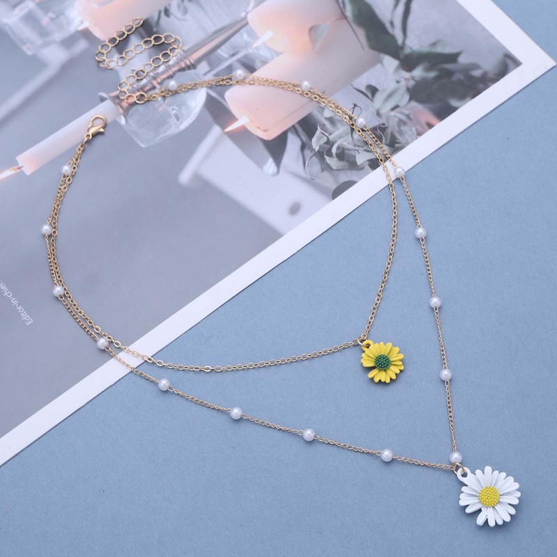 Inateannal Layered Daisy Choker Necklace Gold Pearl Chain Necklace Daisy