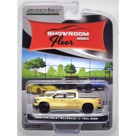 GREENLIGHT COLLECTIBLES SHOWROOM FLOOR S5 2023 CHEVY SILVERADO LT TRAIL BOSS!