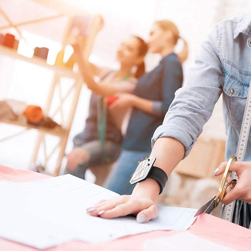 Magnetic Wrist Sewing,Magnetic Wrist Pin Cushion Portable Sewing Pincushion with