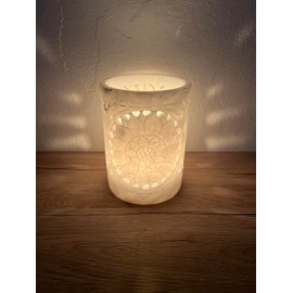 Bitto Lotus Alabaster Incense Burner Lantern Height 12 cm, Diameter 9 cm with Stainless Steel Strainer Diameter 9 cm Soft Stone with Flower Tendril Pattern