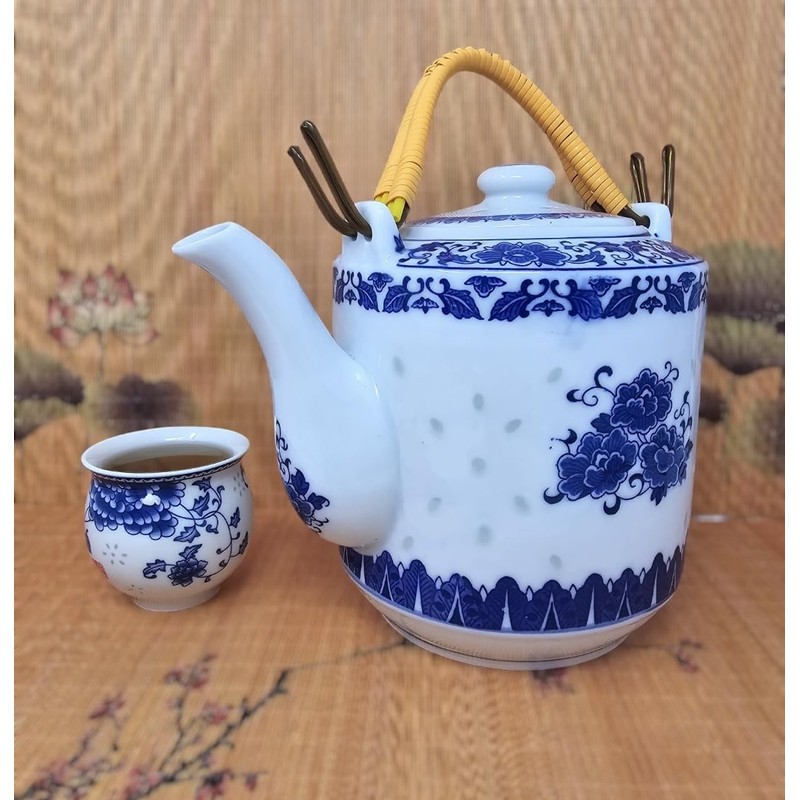 Large Teapot Blue and White Porcelain 64 OZ